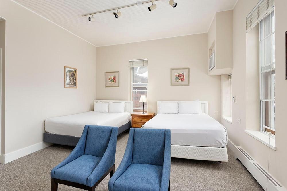 Independence Square 213, Spacious Hotel Room With 2 Queen Beds, Wet Bar, And Sitting Area Άσπεν Εξωτερικό φωτογραφία